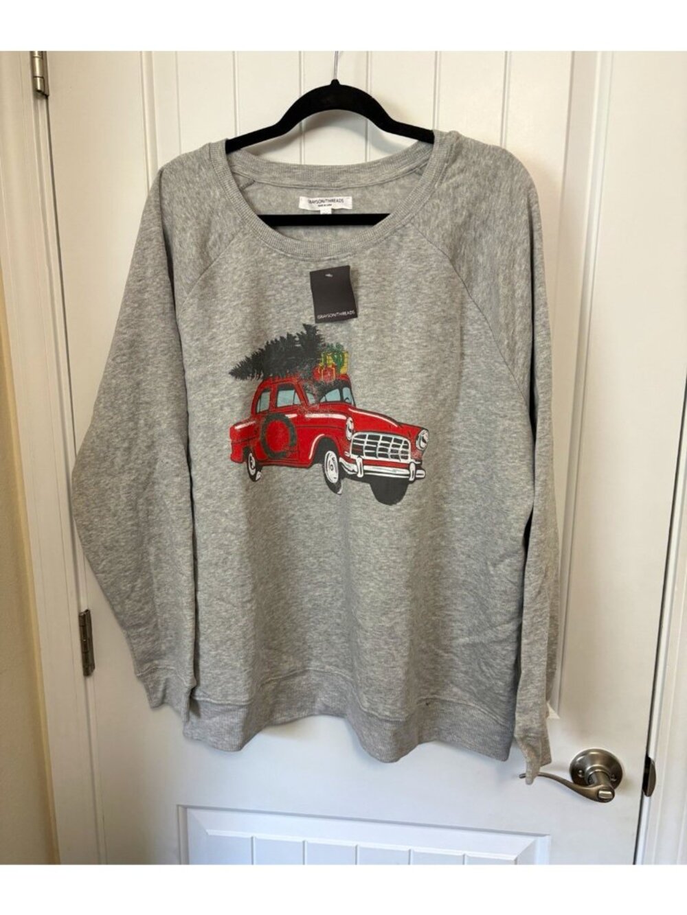 Grayson/Threads Women’s Gray Crew Neck Christmas Fleece Sweatshirt 2X PTP 29”